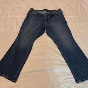 Old Navy Mid Rise Bootcut Jean size 20